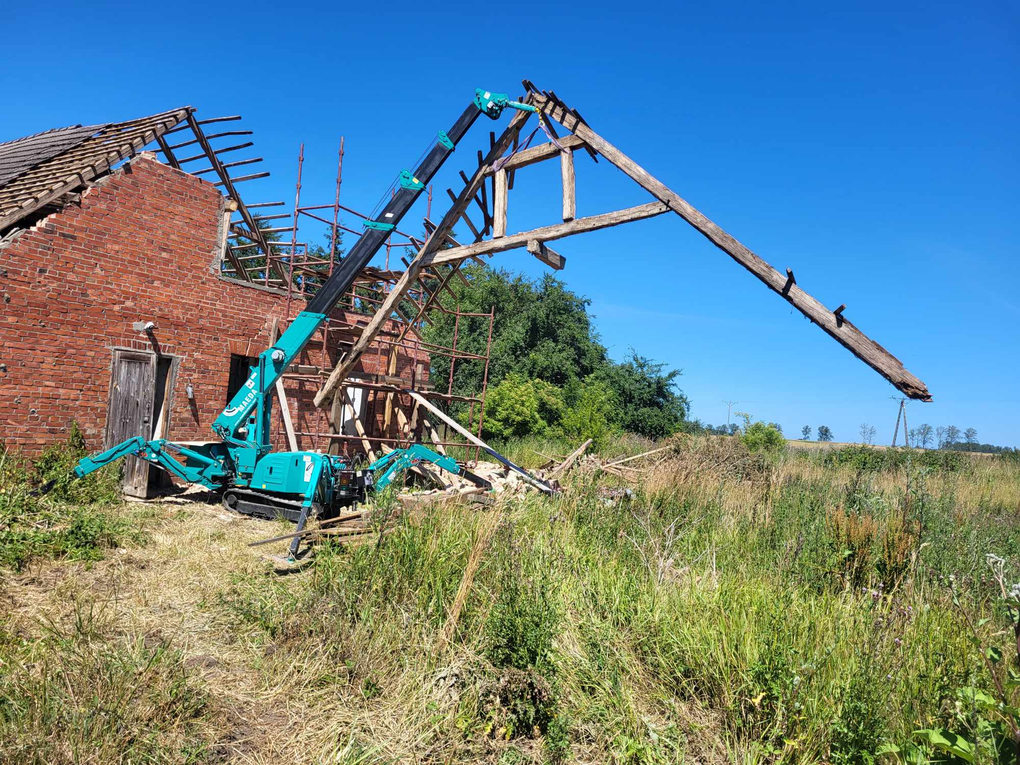 mini dźwig remont dachu w pobliżu Sopot